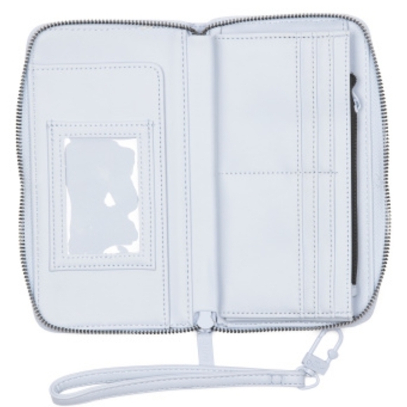 💙🔹️Betsey Johnson🔹️ Blue Quilted Vozed Z/A Wallet Wristlet Floral Wallet - Picture 11 of 12